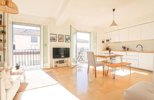 Opera Apartment | Experience Le Pythéas: Ocean View and Rooftop Terrace