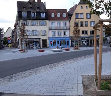 Krutenau Apartment | Top-Rated Le Quai 2: Family & Pet Friendly Escape
