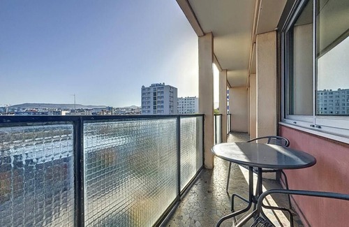 La Gare Apartment | Le quai 52 - Spacious & Bright & Railway Station