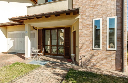 Cardano al Campo House | Discover Le Quattro Stelle Villa: 4-Star Family Retreat