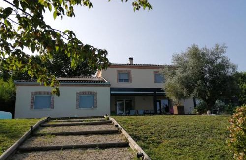 Roquemaure Bed & Breakfast | Oceanfront Bliss at Le Réal - Guest Rated 9.6/10