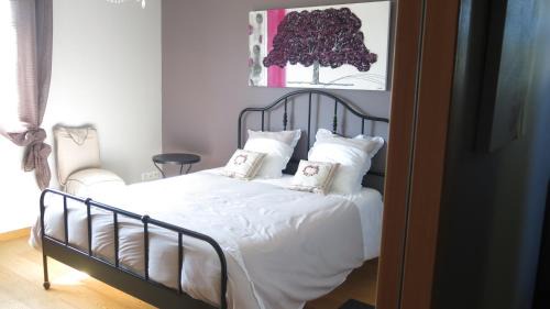 Roquemaure Bed & Breakfast | Oceanfront Bliss at Le Réal - Guest Rated 9.6/10