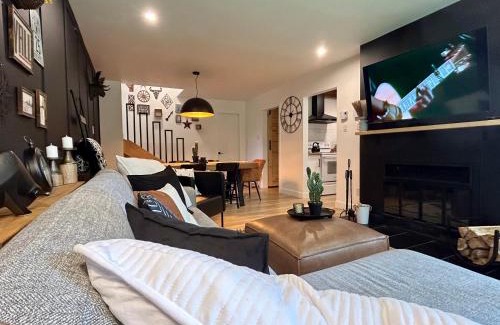 Mont-Tremblant Apartment | Family-Friendly Retreat: Le Rétro Shack in Mont-Tremblant