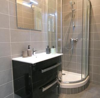 Saint-Roch - Badouillere - Chavanelle Apartment | Chic Le Rétro in Hypercentre: Pet-Friendly & Breakfast Included