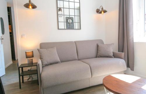 Saint-Roch - Badouillere - Chavanelle Apartment | Chic Le Rétro in Hypercentre: Pet-Friendly & Breakfast Included