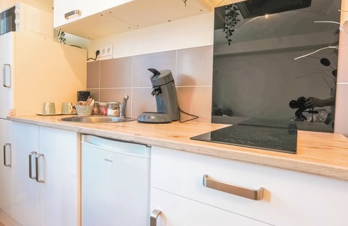 Sablon - Trudaine Apartment | Cozy Le Rabanesse Studio: Perfect for Family Getaways