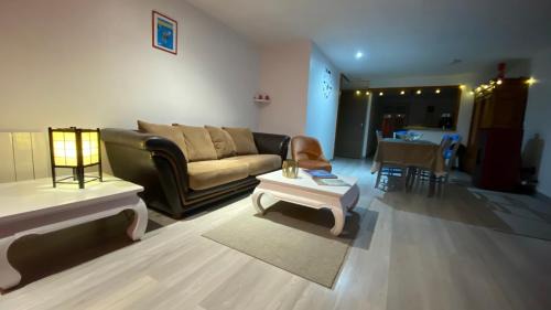 Raddon-et-Chapendu Apartment | Gîte dû Raddon: Pet-Friendly Retreat with Breakfast Included