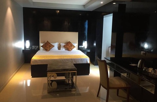 Gummidipundi Hotel | Discover Le Raj Courtyard: Family-Friendly and Delicious Dining
