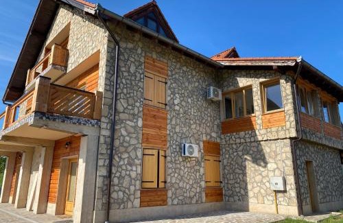 Cernik Apartment | Discover Le Ranch: 4-Star Oceanfront Retreat with Pool