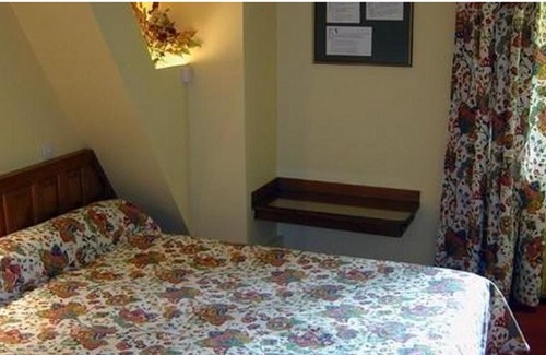 Montaigut-sur-Save Hotel | Relax at Le Ratelier: Oceanfront Escape with Pool Access