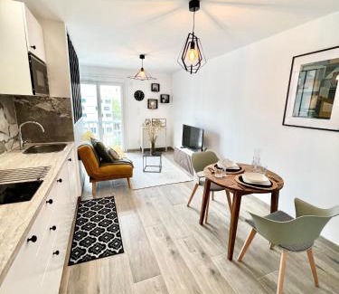 Villette Gare Apartment | Family-Friendly Le Ravello near Part-Dieu Station