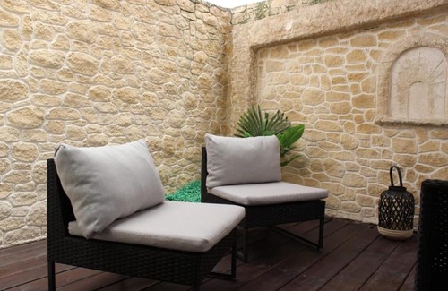 Saint-Denis Apartment | Guest Rated: 10/10 at Le Reflet de Dodu Hotel