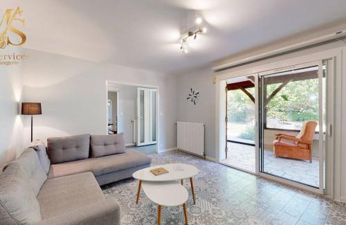 Brantome-en-Perigord House | Discover Le Refuge de Brantôme: Family-Friendly Getaway