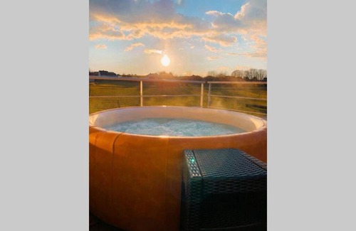 Vaux-sur-Sure House | Romantic Getaway at Le Refuge des Amoureux: Spa & Hot Tub