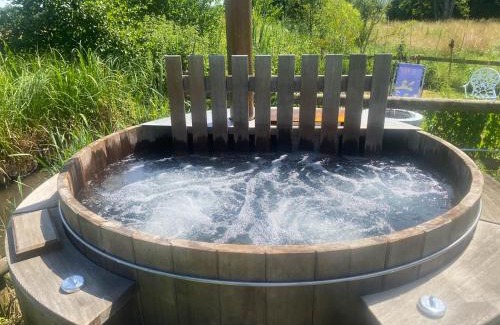 Arnieres-sur-Iton House | Discover Le Refuge du Bois d'Amour: Family-Friendly Getaway