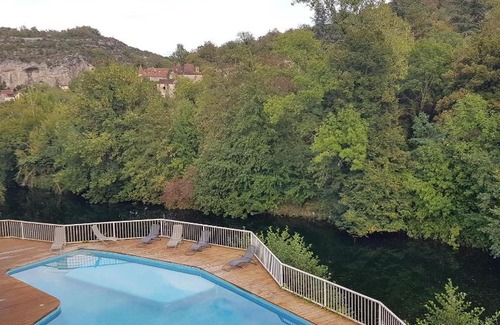 Cabrerets Hotel | Oceanfront Bliss at Le Refuge du Cele with Pool Access