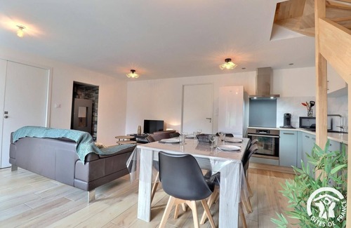 Paimpont House | Relaxing King Arthur's Refuge with Spa & Family Amenities