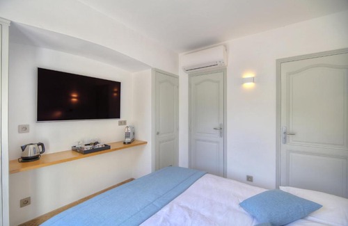 La Croix-Valmer Bed & Breakfast | Oceanfront Escape at Le Refuge - Gigaro Lodges, 4 Stars