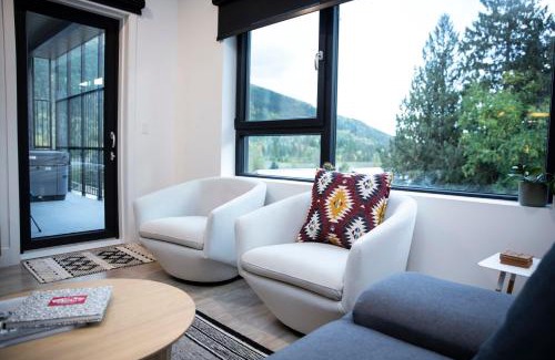Revelstoke House | Exceptional Le Refuge Condo in Revelstoke with Hot Tub