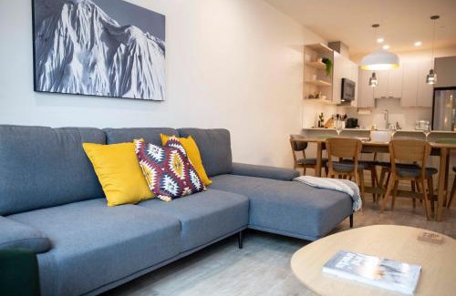 Revelstoke House | Exceptional Le Refuge Condo in Revelstoke with Hot Tub