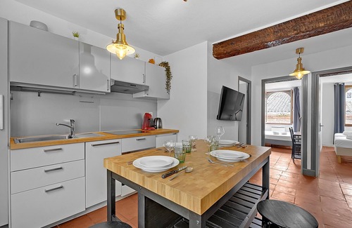 Carmes Apartment | Cozy Le Regans Apartment with Spa and Family Amenities