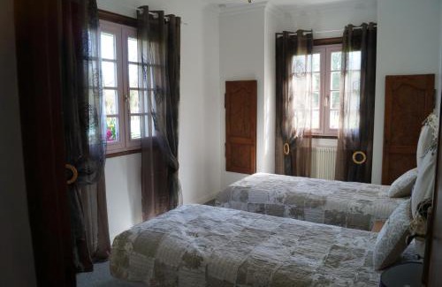 Seraincourt Bed & Breakfast | Relax at Le Relais De Dalibray with Oceanfront Views