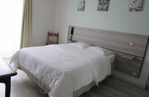 Pithiviers Hotel | Discover Comfort at Le Relais De La Poste - Family Friendly!