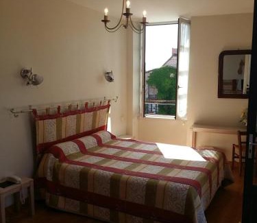 Capdenac-Le-Haut Hotel | Pet-Friendly Escape at Le Relais de la Tour - 8.8 Rated