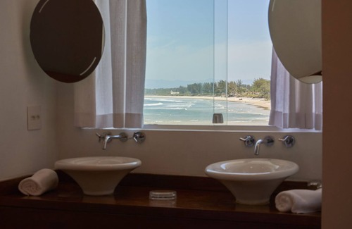 Barra de Guaratiba Hotel | Relax at Le Relais de Marambaia: 4-Star Ocean View Escape