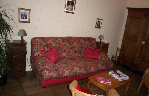 Bar-le-Duc Apartment | Pet-Friendly Retreat at Le Relais De Marbot for Families
