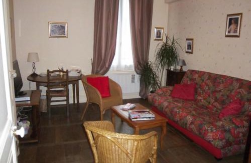 Bar-le-Duc Apartment | Pet-Friendly Retreat at Le Relais De Marbot for Families