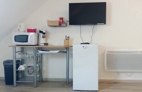 Orbigny Bed & Breakfast | Guest Rated 10/10 at Le Relais de Poste: Family-Friendly Stay