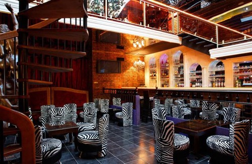 Saulx-les-Chartreux Hotel | Discover Le Relais Des Chartreux: Pet-Friendly Retreat
