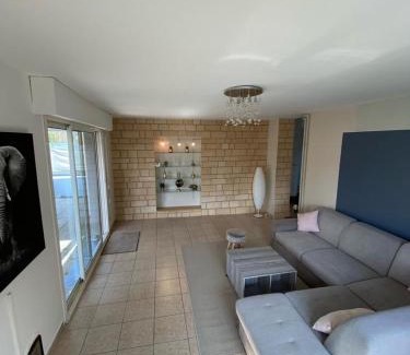 Flixecourt Apartment | Experience Le Relais des Trois Châteaux: Family-Friendly Stay