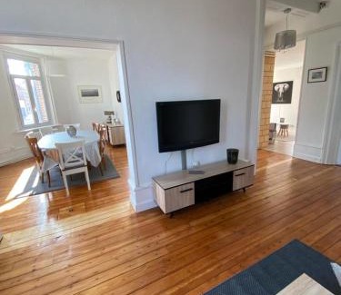 Flixecourt Apartment | Experience Le Relais des Trois Châteaux: Family-Friendly Stay