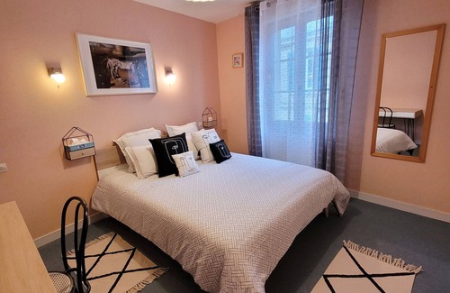 Oiron House | Explore Le Relais du Château: Pool, Dining & High Ratings