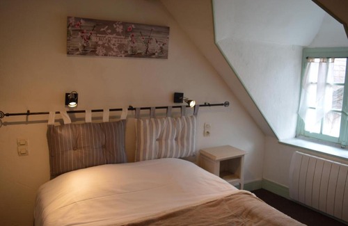 Vezelay Hotel | Pet-Friendly Retreat at Le Relais du Morvan with Breakfast