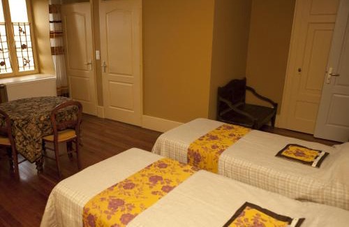 Cenans House | Stay at Le Relais du Passe-Heures: Family-Friendly Retreat