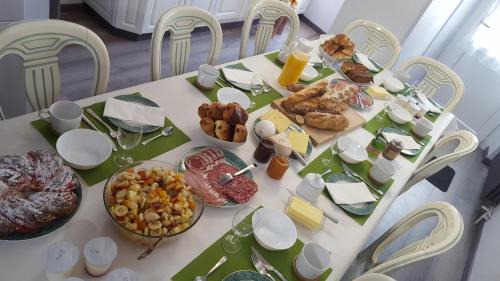 Lavoute-Chilhac Bed & Breakfast | Pet-Friendly Le Relais: Highly Rated Family Getaway