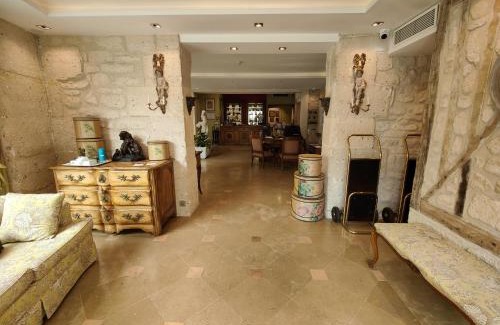 Odeon Hotel | Discover Le Relais Médicis: 4-Star Family-Friendly Retreat