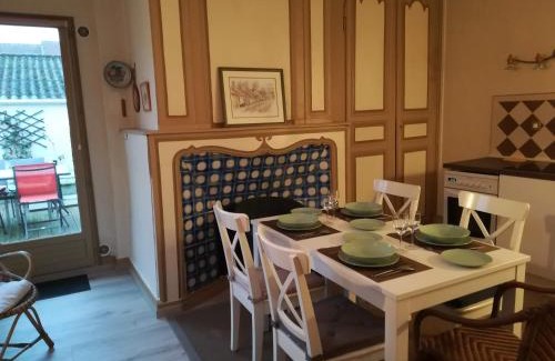 Montreuil-sur-Mer Apartment | Discover Le Renard d'Or: Family-Friendly with Pool Access
