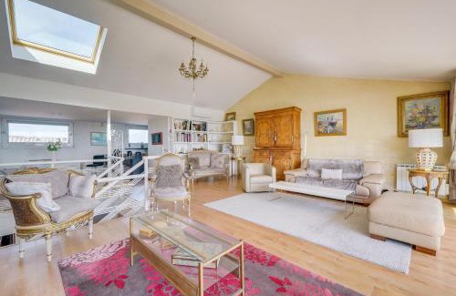 Chartrons Apartment | Discover Le Renversant - Family-Friendly 160m² Retreat