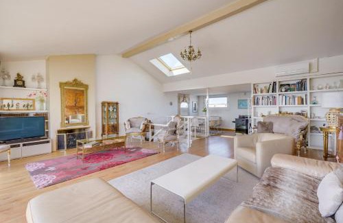 Chartrons Apartment | Discover Le Renversant - Family-Friendly 160m² Retreat