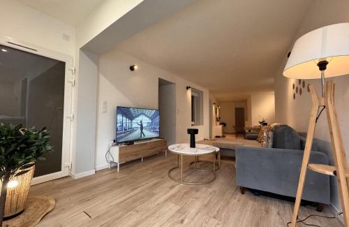 Ecommoy Apartment | Discover Le Repère des Pilotes - Family-Friendly Getaway
