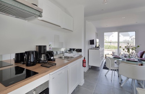 Saint-Lunaire Apartment | Relax at LE REPOS - Oceanfront Retreat Near the Beach