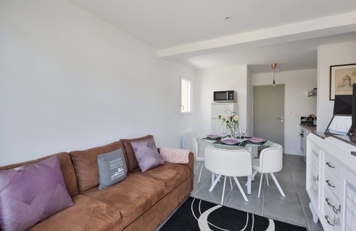 Saint-Lunaire Apartment | Relax at LE REPOS - Oceanfront Retreat Near the Beach