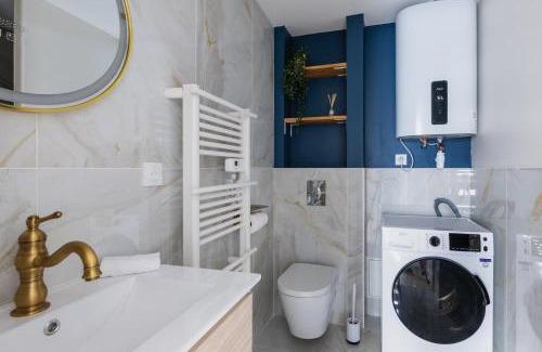 Montlucon Apartment | Guest Rated 10/10: Le Requiem with Terrace & AC