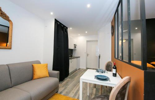 Saint-Roch - Badouillere - Chavanelle Apartment | Chic and Cozy Retreat at Le Rhinocéros with Free Wifi
