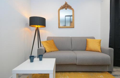 Saint-Roch - Badouillere - Chavanelle Apartment | Chic and Cozy Retreat at Le Rhinocéros with Free Wifi