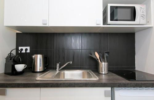 Saint-Roch - Badouillere - Chavanelle Apartment | Chic and Cozy Retreat at Le Rhinocéros with Free Wifi